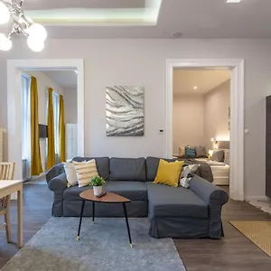 Luxury Central Next To The Fashion Str. , Budapest Hungary